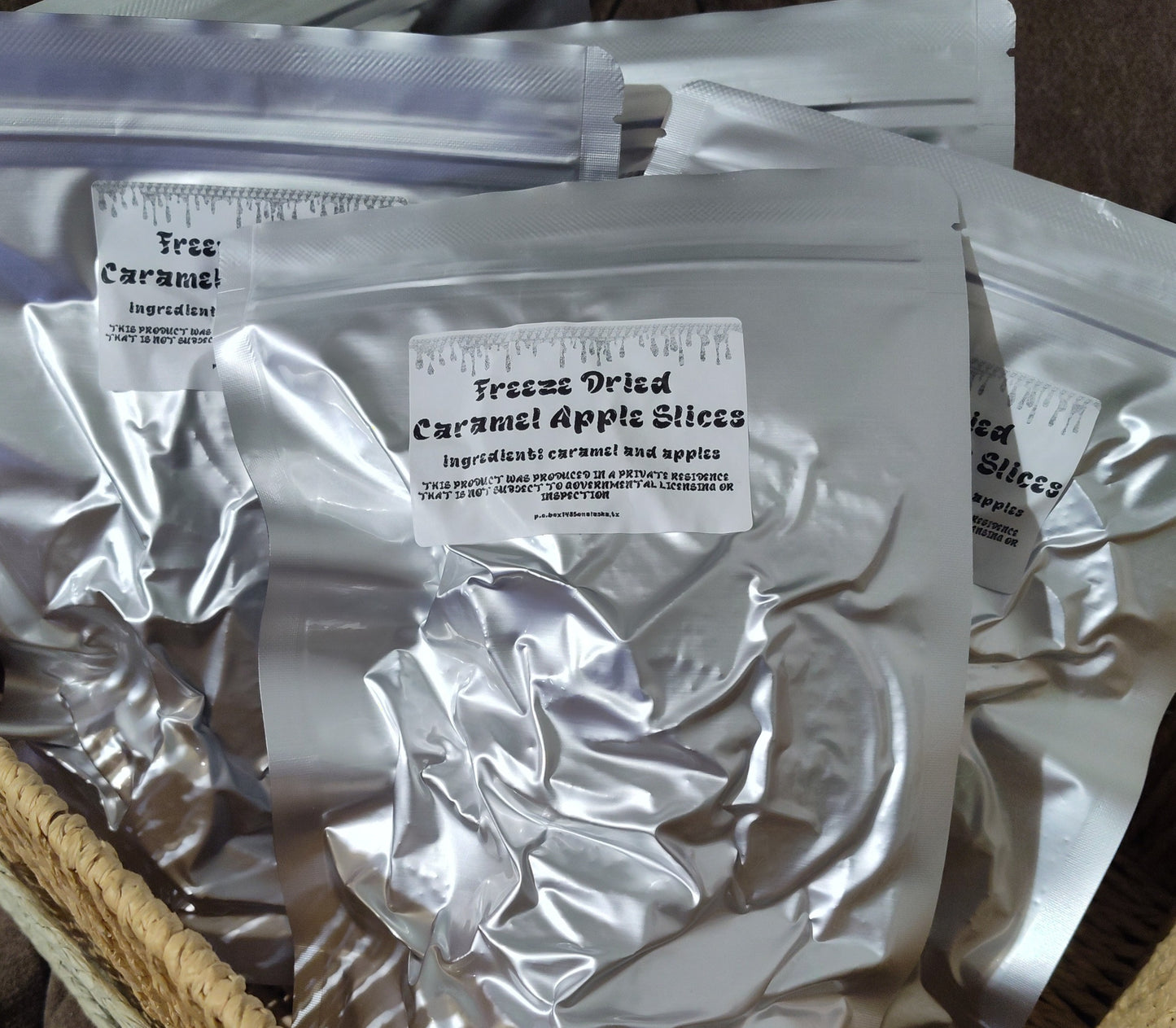 Freeze dried caramel apples